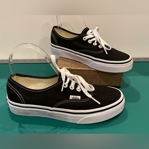 Vans Black Canvas Low-Top Women's Sneakers with White Laces Size 7 - Picture 2 of 8